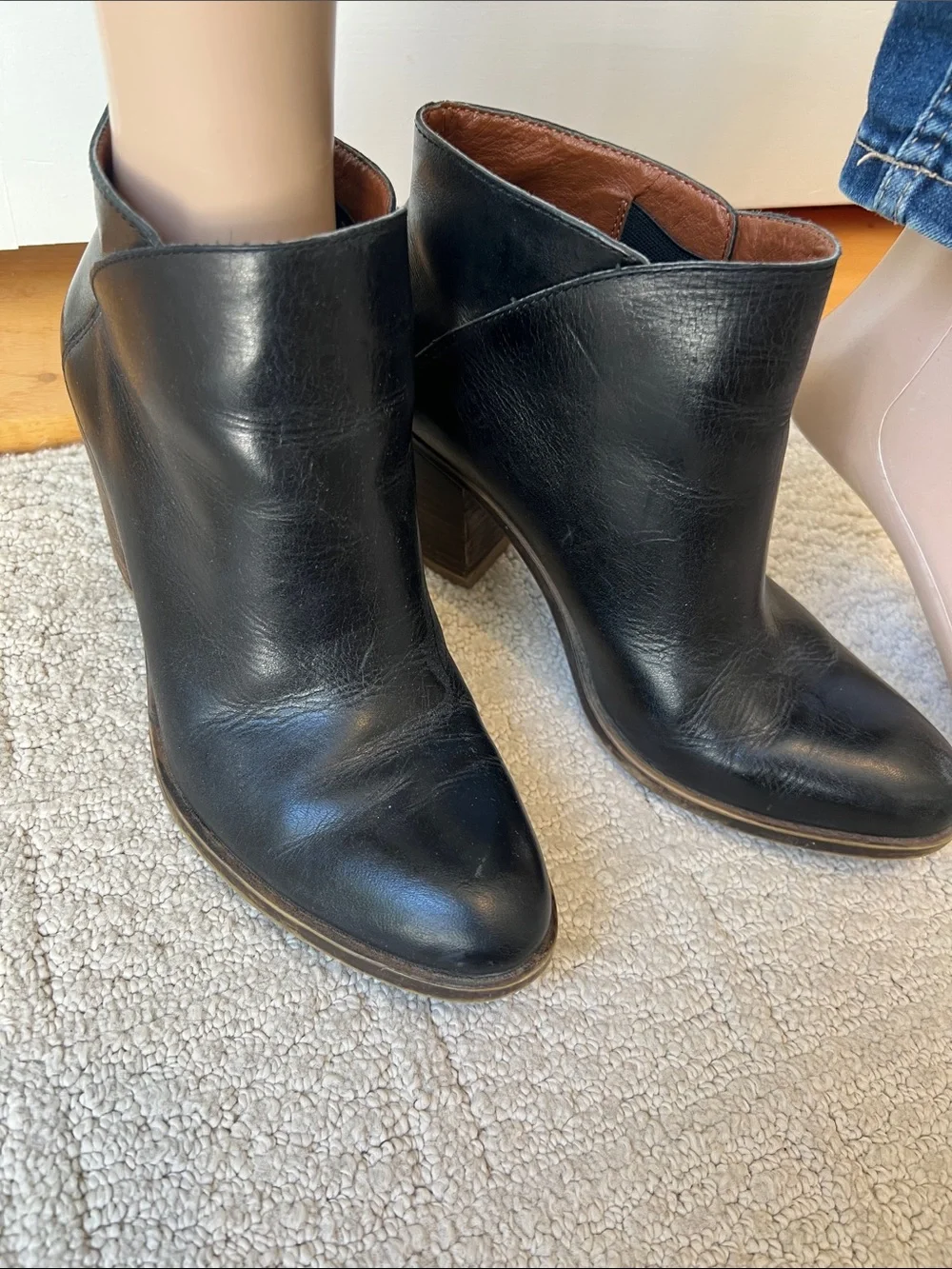 Lucky Brand Black Leather Ankle Booties with Block Heel - Picture 1 of 10